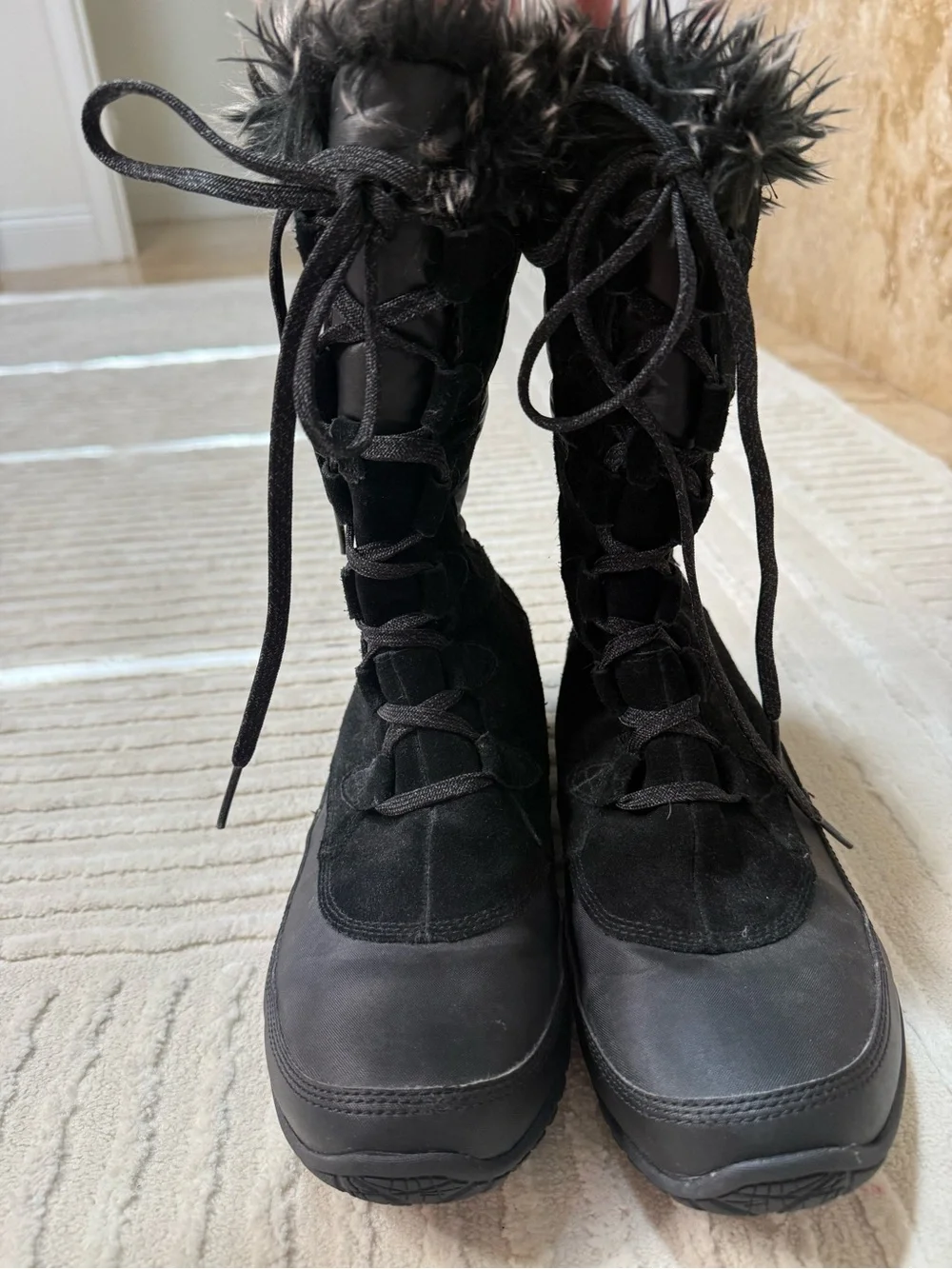The North Face Women's Black Faux-Fur Lace-Up Winter Boots size 11